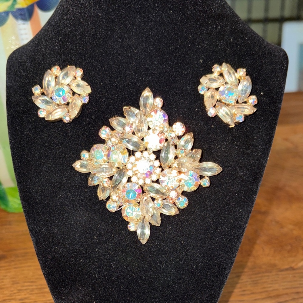 Vintage Juliana D&E Brooch and Earring Set